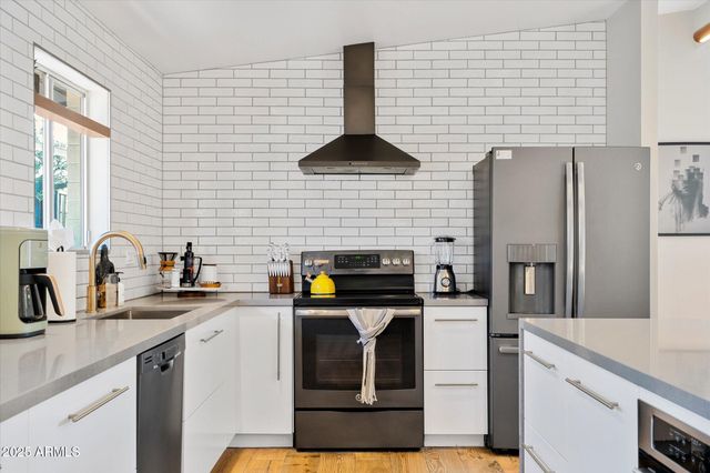 2307 N 51ST Place, Phoenix, AZ 85008