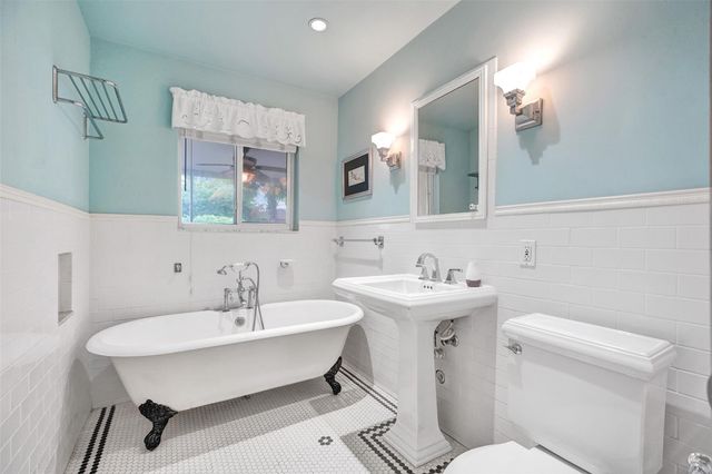 1626 Tyler St, Hollywood, FL 33020