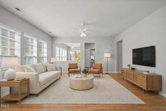 727 Hornchurch Loop, Cary, NC 27519