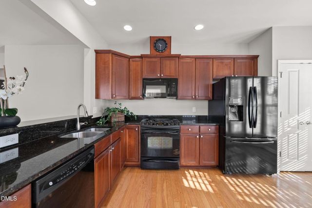 727 Hornchurch Loop, Cary, NC 27519