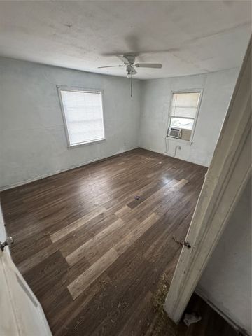 511 Ave J, Dallas, TX 75203