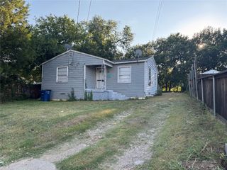 511 Ave J, Dallas, TX 75203