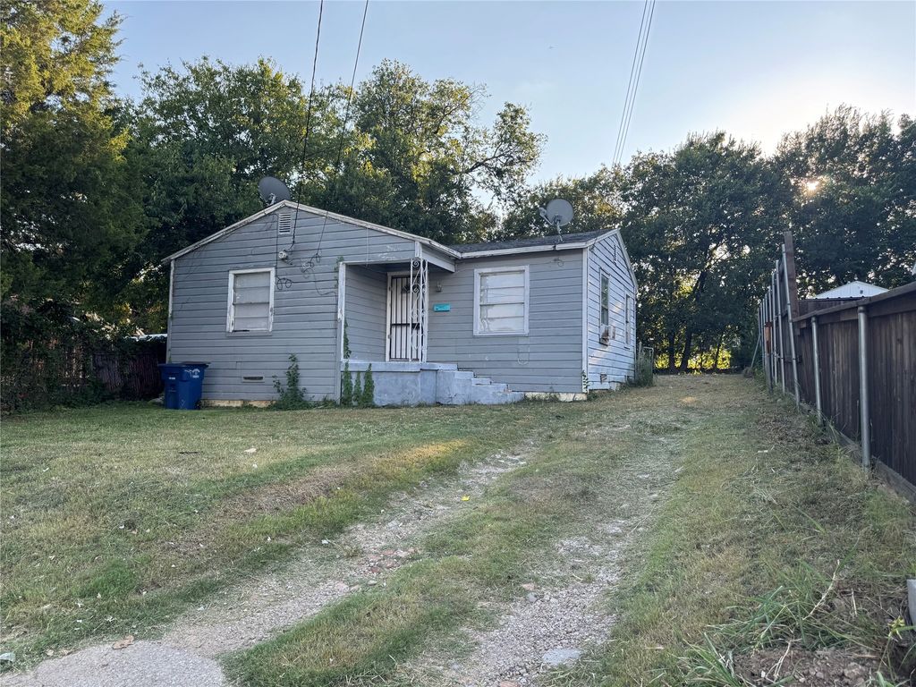 511 Ave J, Dallas, TX 75203