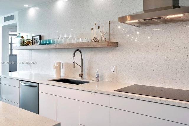 4001 S Ocean Drive 14H, Hollywood, FL 33019