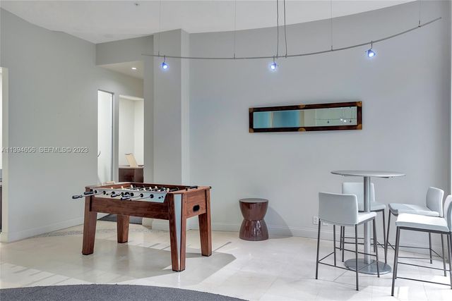 4001 S Ocean Drive 14H, Hollywood, FL 33019