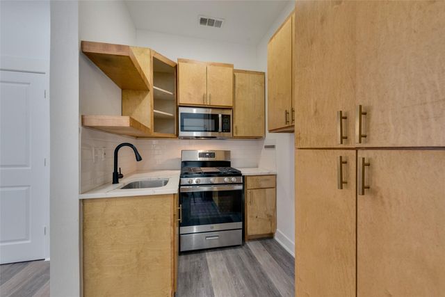 506 N Lancaster Avenue 506A, Dallas, TX 75203