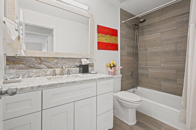 9460 Dee Road 2H, Des Plaines, IL 60016