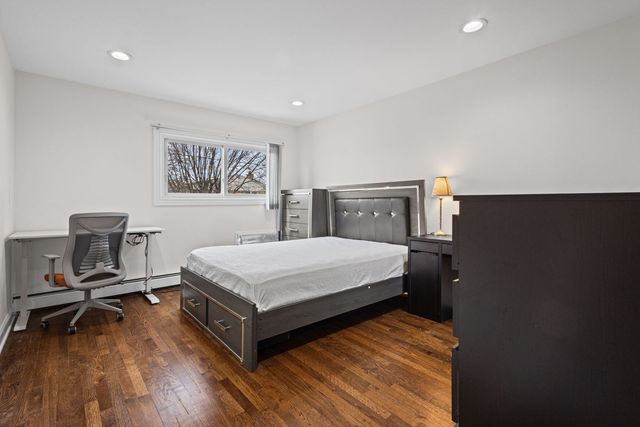 9460 Dee Road 2H, Des Plaines, IL 60016