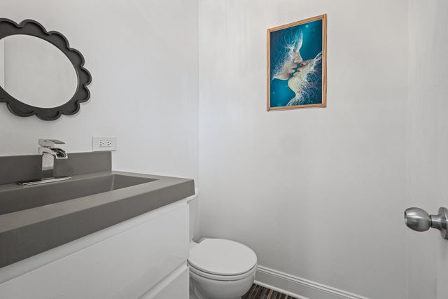 9460 Dee Road 2H, Des Plaines, IL 60016