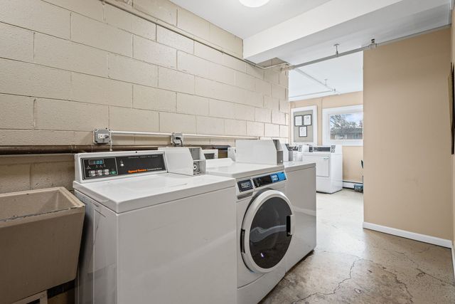 9460 Dee Road 2H, Des Plaines, IL 60016