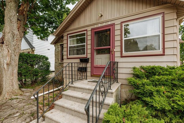 1972 S 90th STREET, West Allis, WI 53227