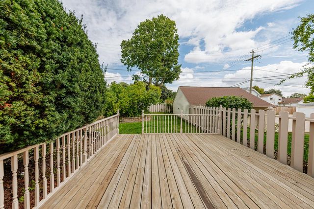 1972 S 90th STREET, West Allis, WI 53227