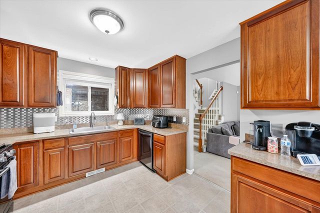 20719 Ashford Drive, Macomb Twp, MI 48044