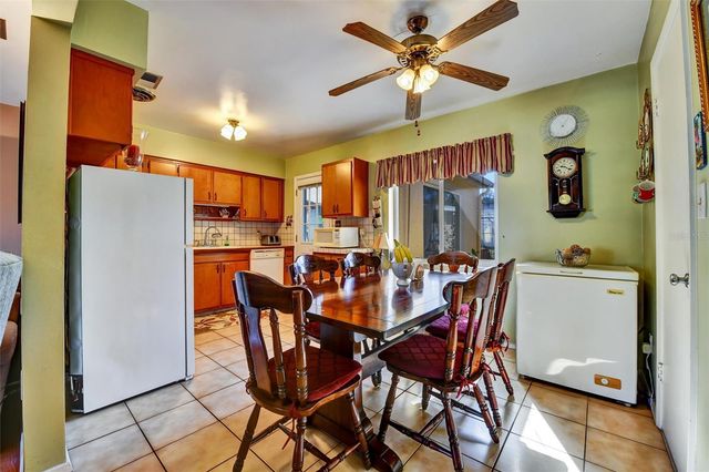 1119 DREW STREET, Clearwater, FL 33755