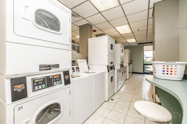 70 W HURON Street 503, Chicago, IL 60654