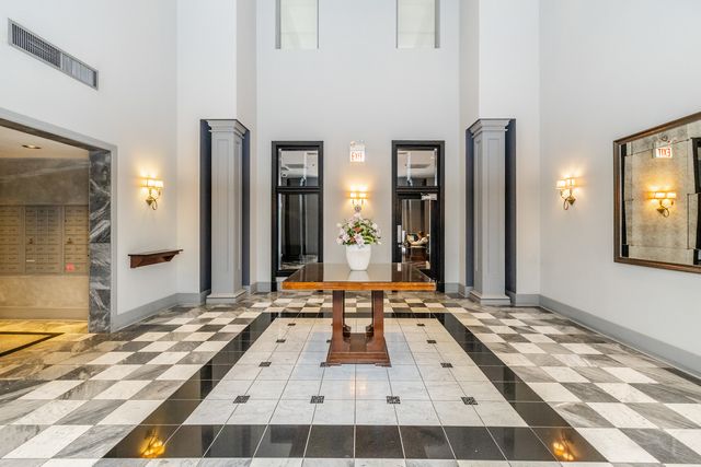 70 W HURON Street 503, Chicago, IL 60654