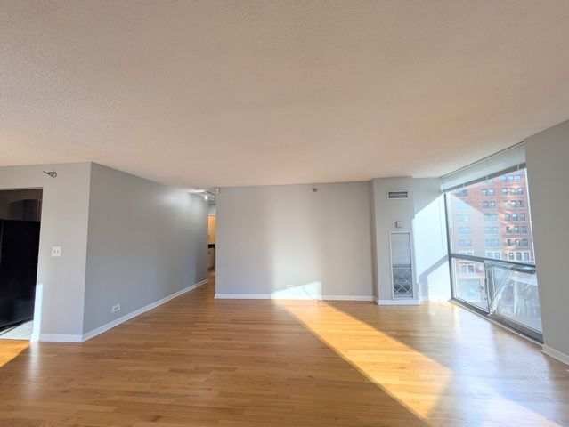 70 W HURON Street 503, Chicago, IL 60654