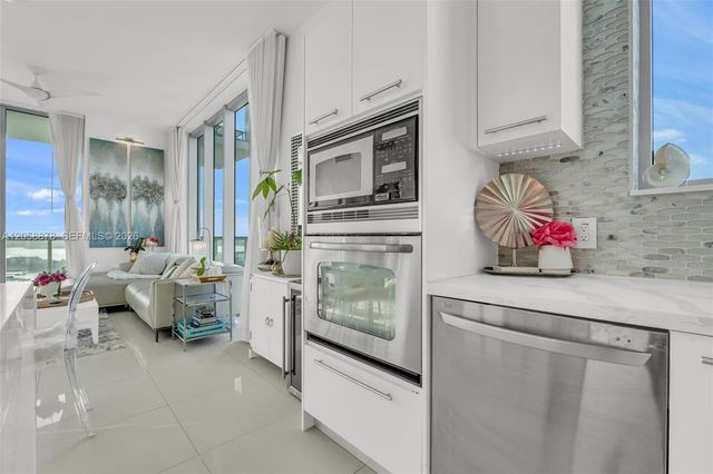 7930 East Dr 1408, North Bay Village, FL 33141