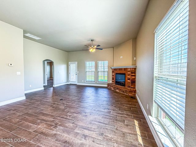 815 Delaney Drive, Carl Junction, MO 64834