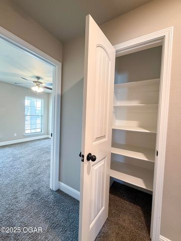 815 Delaney Drive, Carl Junction, MO 64834