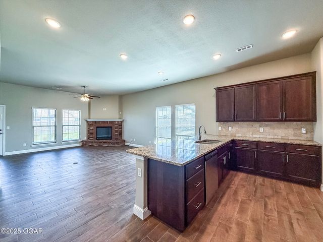 815 Delaney Drive, Carl Junction, MO 64834