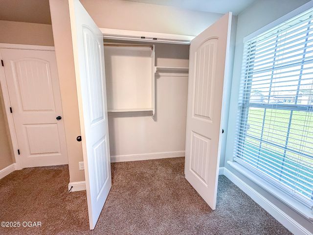 815 Delaney Drive, Carl Junction, MO 64834