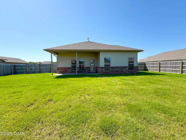 815 Delaney Drive, Carl Junction, MO 64834