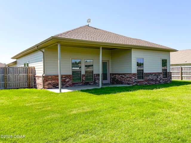 815 Delaney Drive, Carl Junction, MO 64834