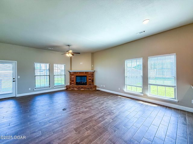 815 Delaney Drive, Carl Junction, MO 64834