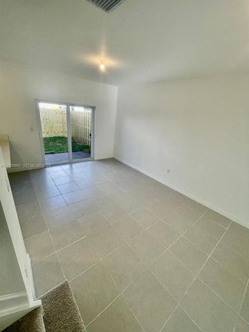 2882 SE 26th Terrace, Homestead, FL 33035