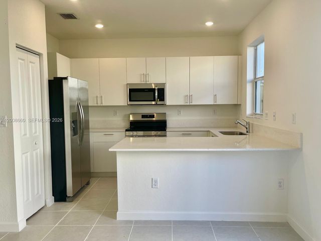 2882 SE 26th Terrace, Homestead, FL 33035