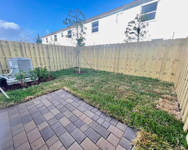 2882 SE 26th Terrace, Homestead, FL 33035