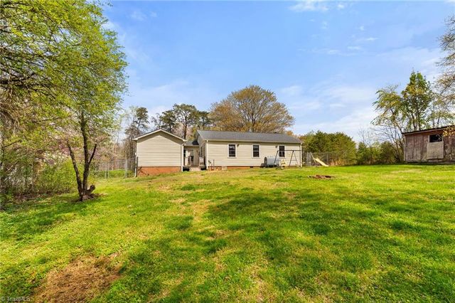 6111 Phelps Circle, Winston-salem, NC 27105