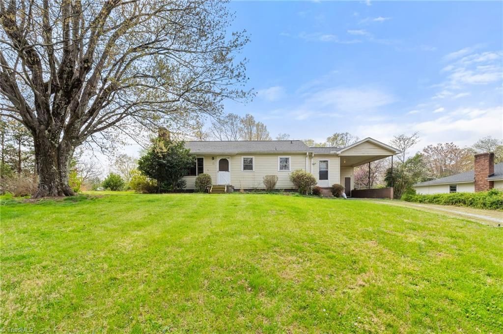 6111 Phelps Circle, Winston-salem, NC 27105