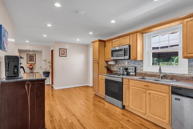 64 Dohm Avenue, Guilford, CT 06437