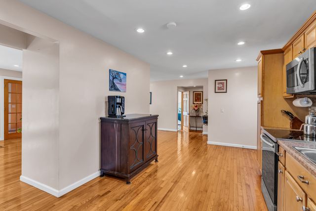 64 Dohm Avenue, Guilford, CT 06437