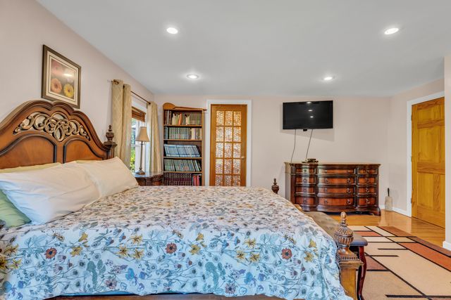 64 Dohm Avenue, Guilford, CT 06437