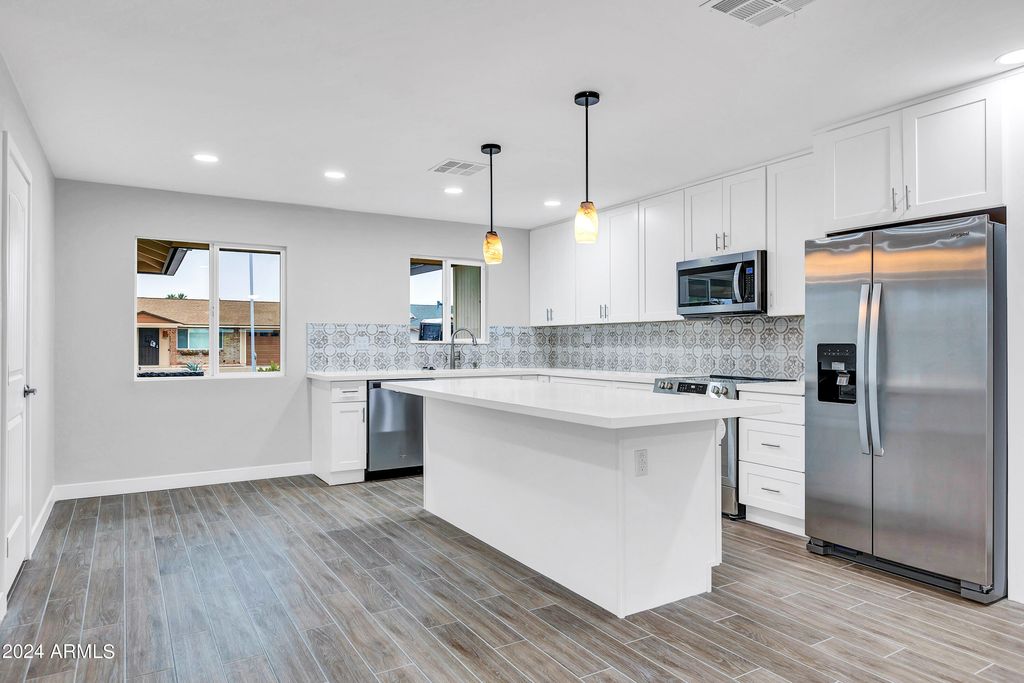 10602 W CUMBERLAND Drive, Sun City, AZ 85351