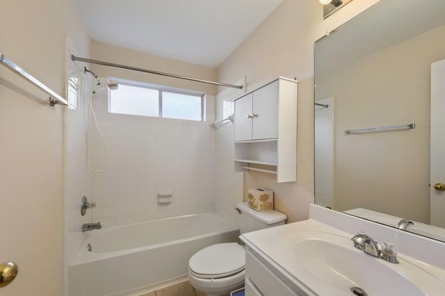 1409 Cottage Cove Court, Seabrook, TX 77586