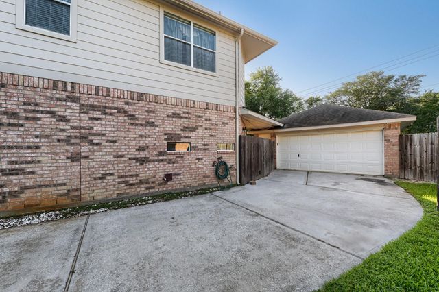 1409 Cottage Cove Court, Seabrook, TX 77586