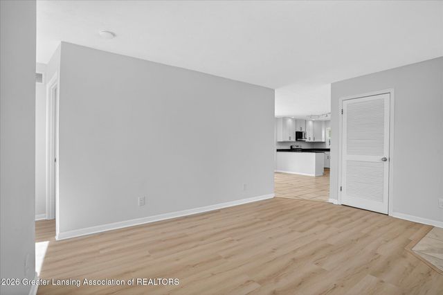 1000 Samantha Avenue, Lansing, MI 48910