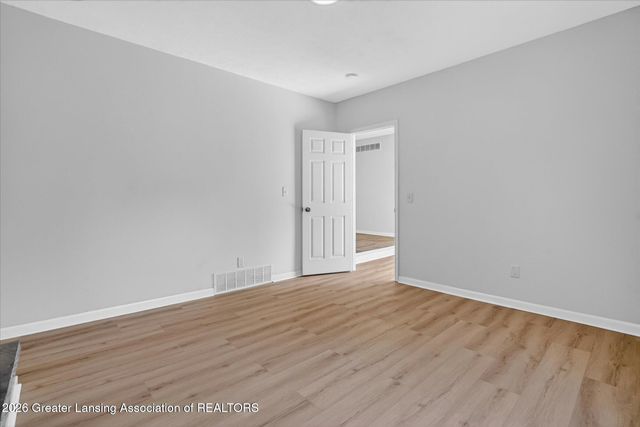 1000 Samantha Avenue, Lansing, MI 48910