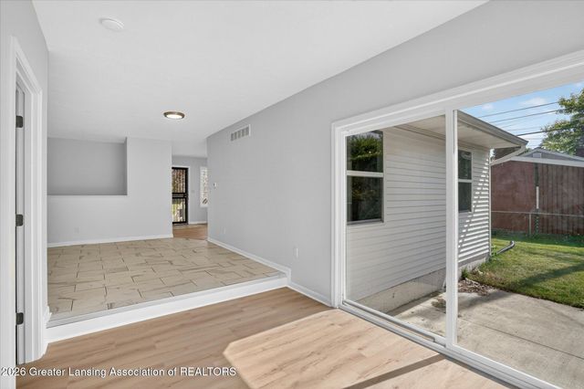 1000 Samantha Avenue, Lansing, MI 48910