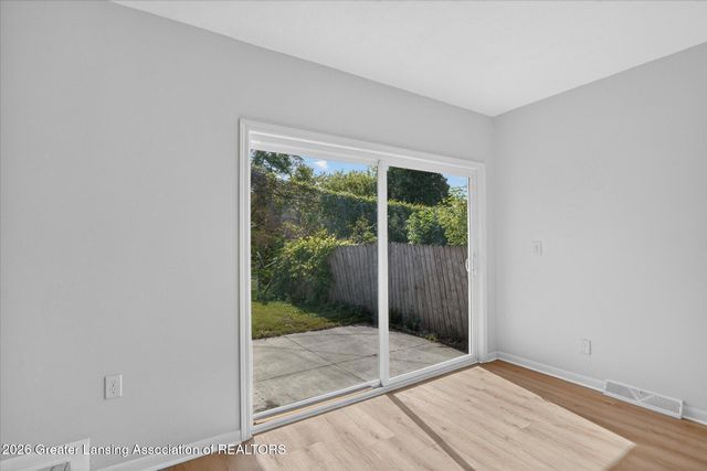 1000 Samantha Avenue, Lansing, MI 48910