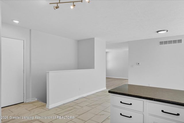 1000 Samantha Avenue, Lansing, MI 48910