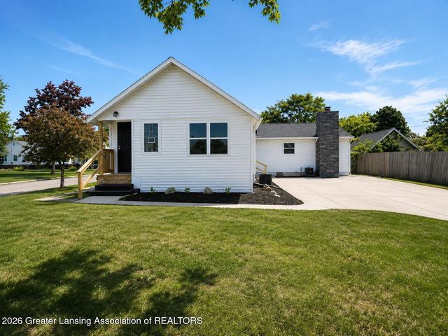 1000 Samantha Avenue, Lansing, MI 48910