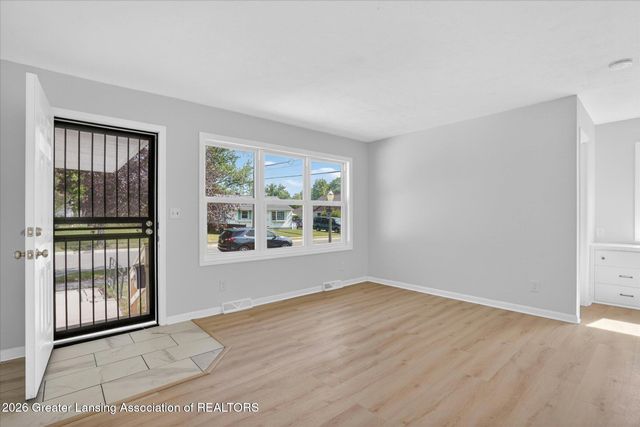 1000 Samantha Avenue, Lansing, MI 48910