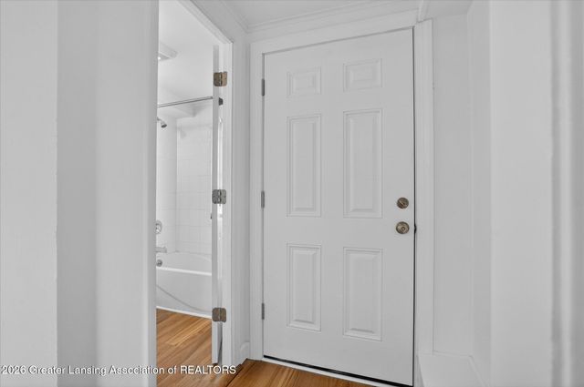 1000 Samantha Avenue, Lansing, MI 48910