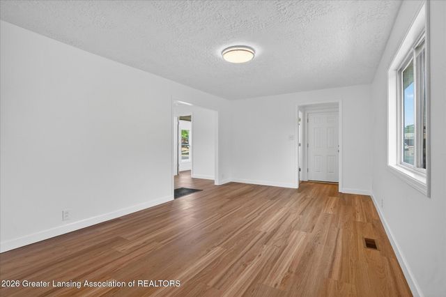 1000 Samantha Avenue, Lansing, MI 48910