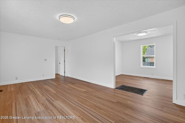 1000 Samantha Avenue, Lansing, MI 48910